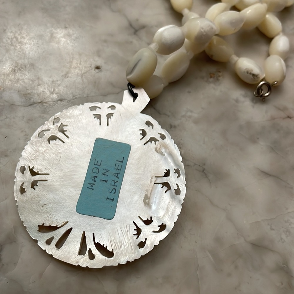 Large Vintage Mother of Pearl Flower Necklace Hand Carved Shell Filigree Pendant - Picture 3 of 3